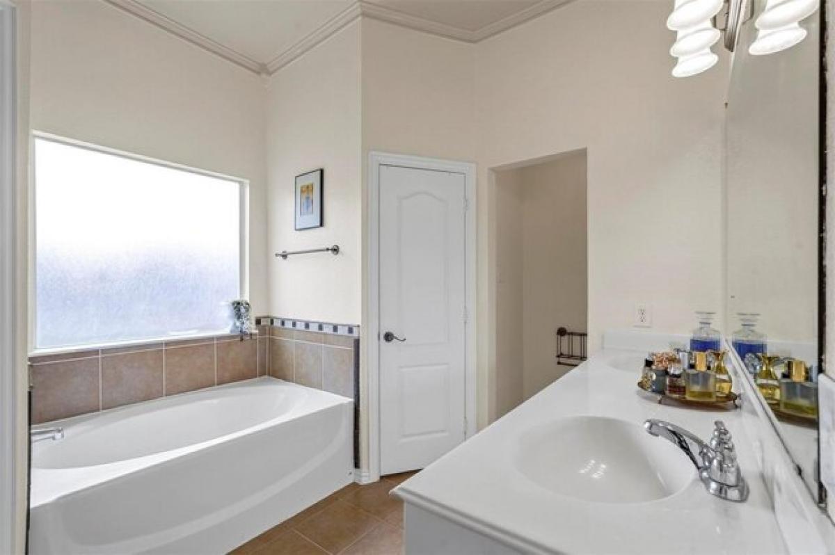 Picture of Home For Sale in Princeton, Texas, United States