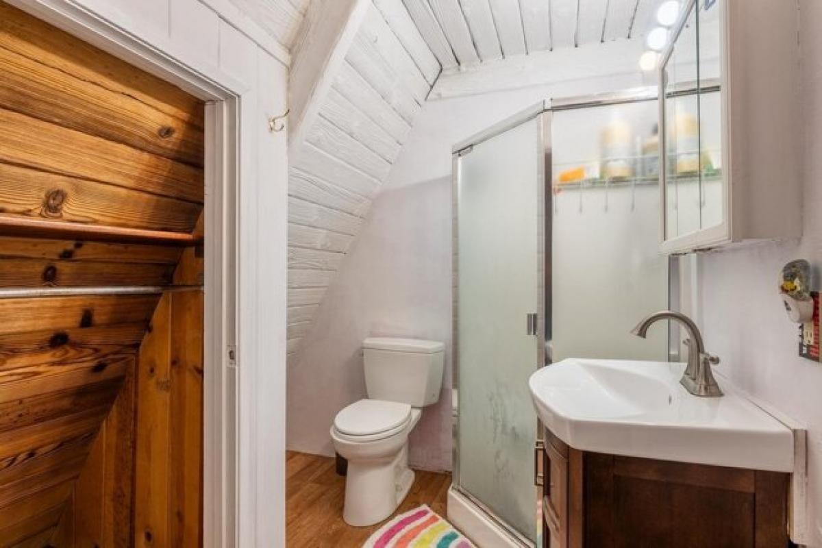 Picture of Home For Sale in Mammoth Lakes, California, United States