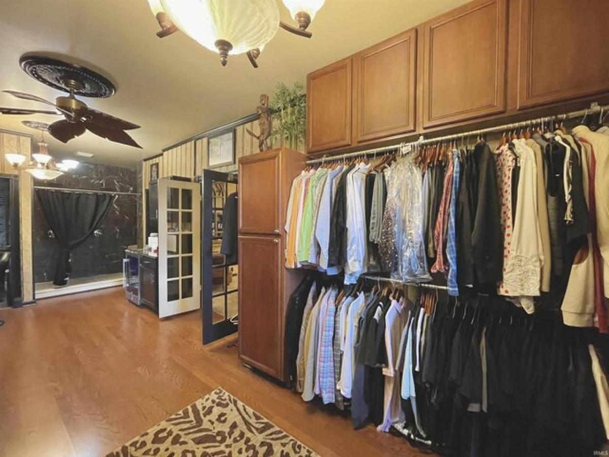 Picture of Home For Sale in Evansville, Indiana, United States