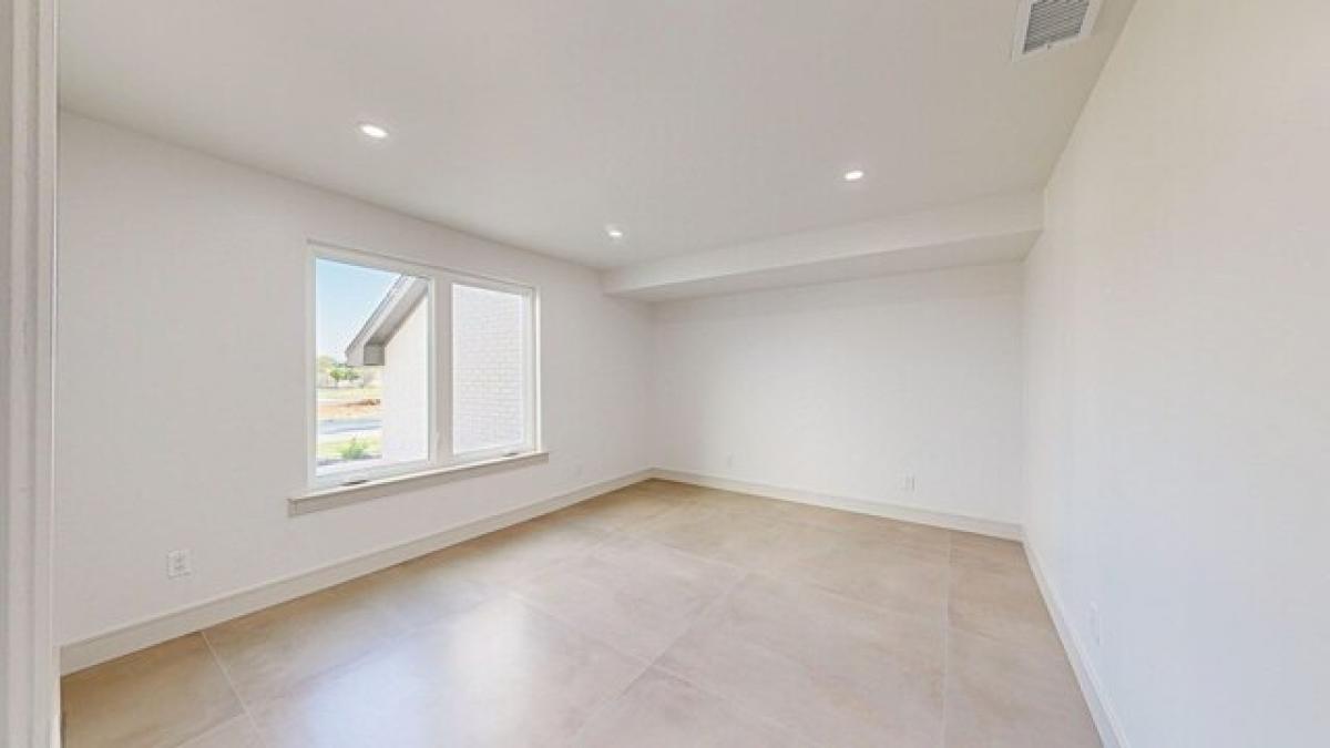 Picture of Home For Sale in Midland, Texas, United States