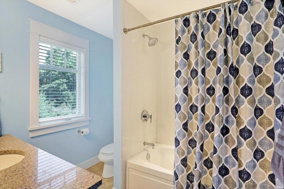 Picture of Home For Sale in Bloomington, Indiana, United States