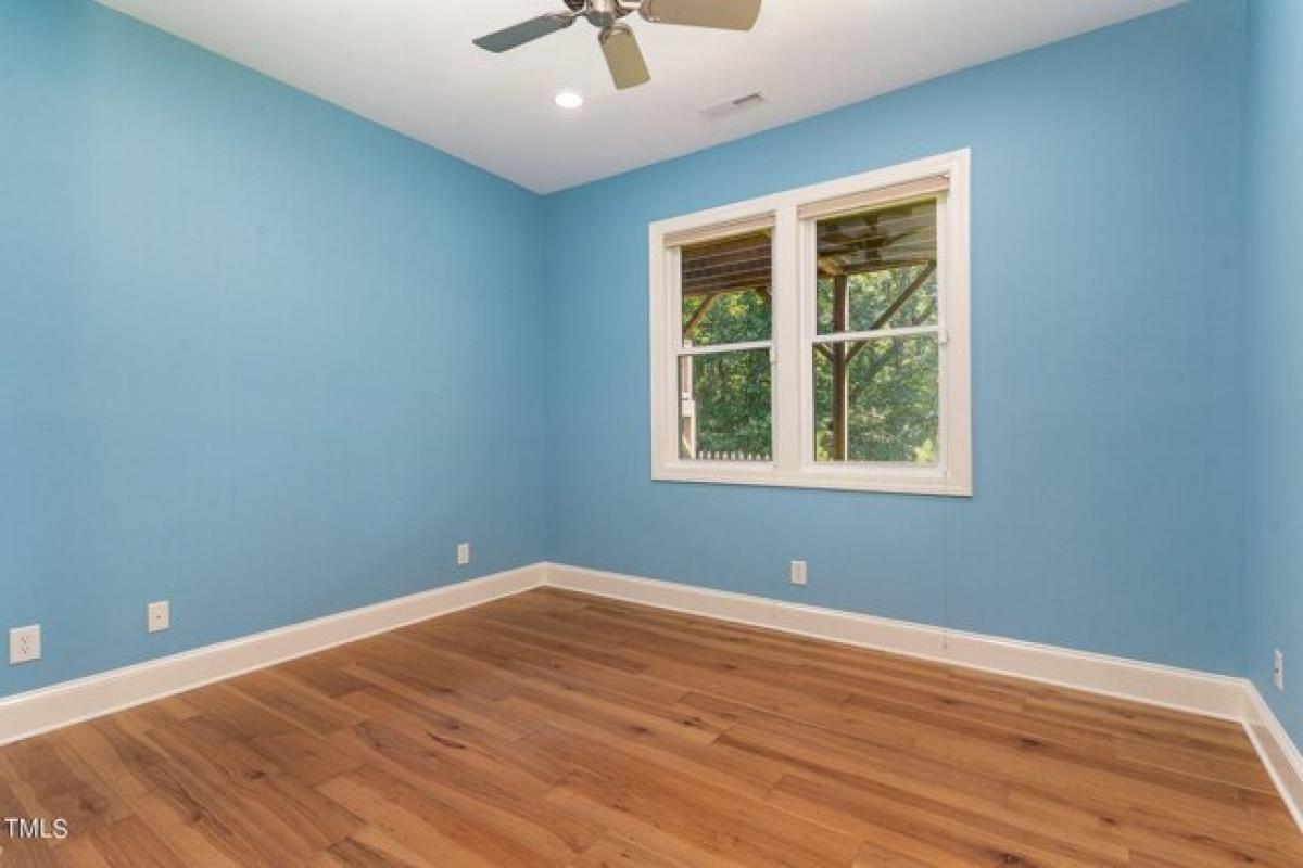 Picture of Home For Sale in Pittsboro, North Carolina, United States