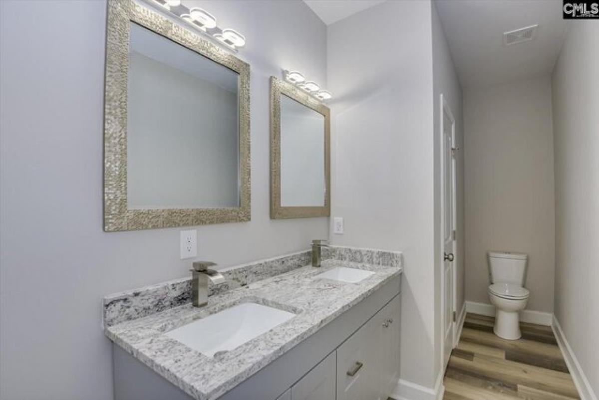 Picture of Home For Sale in West Columbia, South Carolina, United States