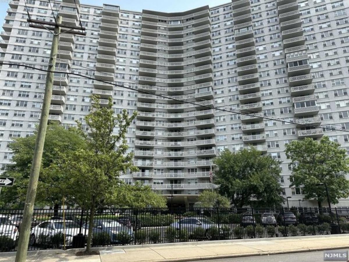 Picture of Home For Rent in Fort Lee, New Jersey, United States