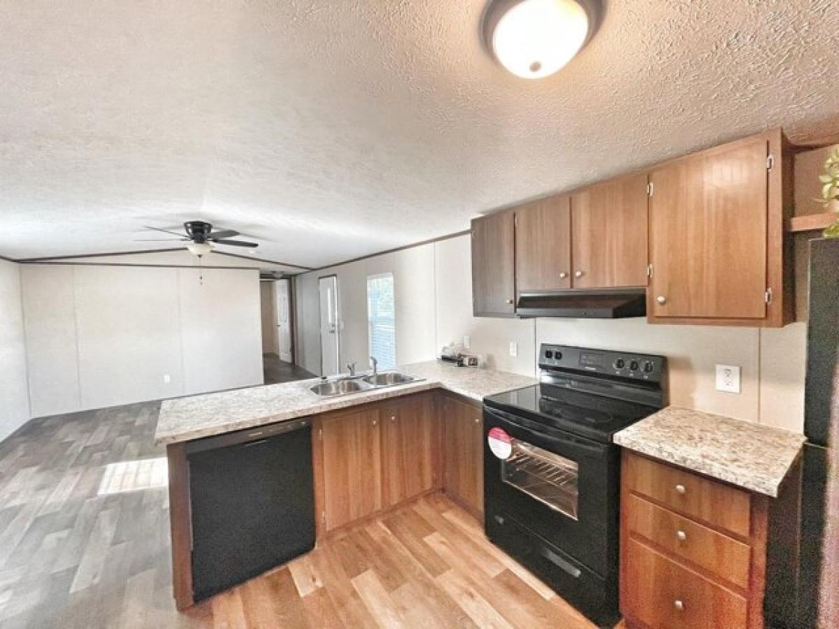 Picture of Home For Sale in Defuniak Springs, Florida, United States