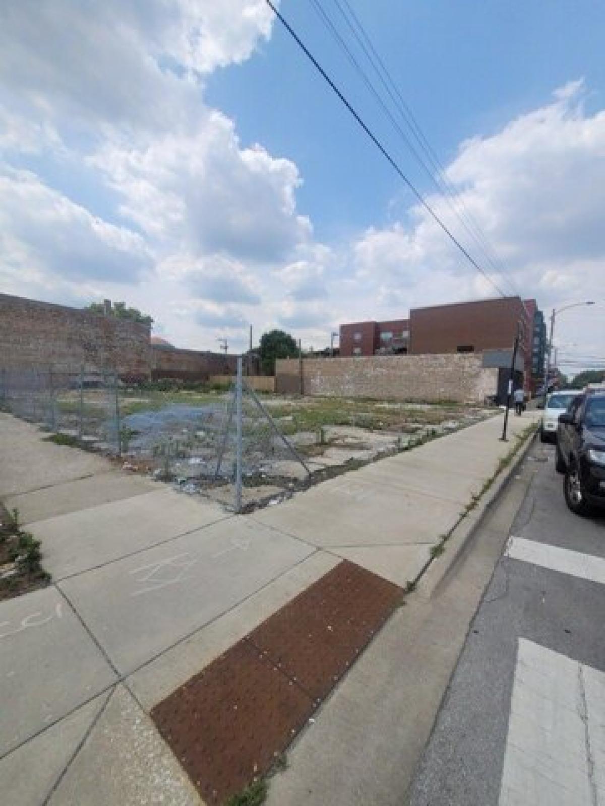 Picture of Residential Land For Sale in Chicago, Illinois, United States