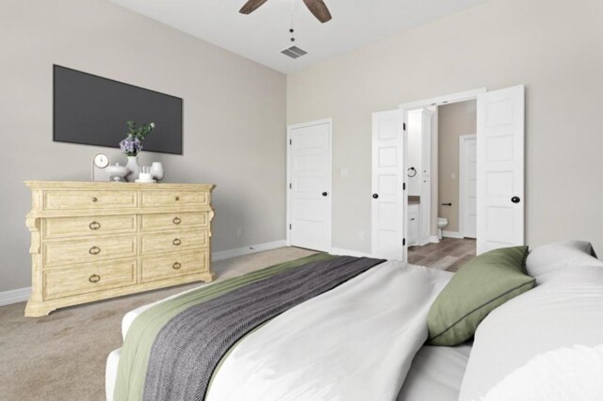 Picture of Home For Sale in Orange, Texas, United States