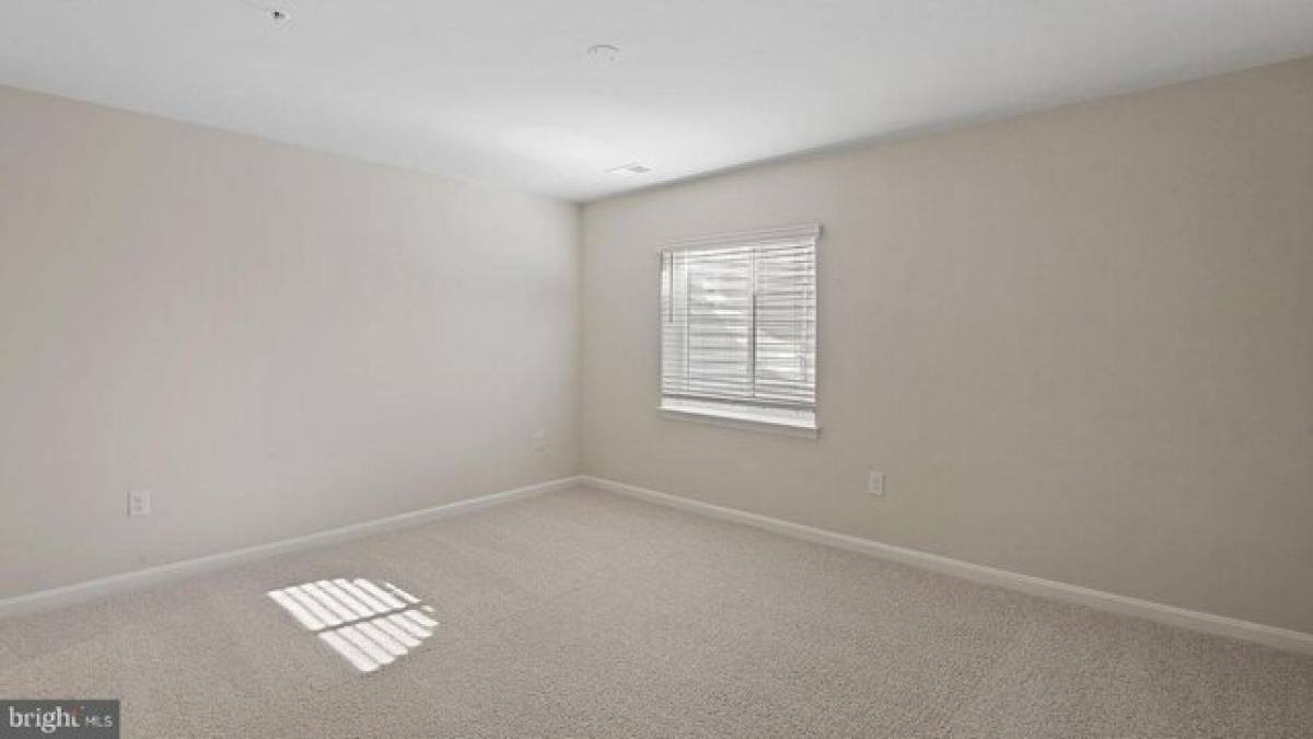 Picture of Home For Sale in Middle River, Maryland, United States