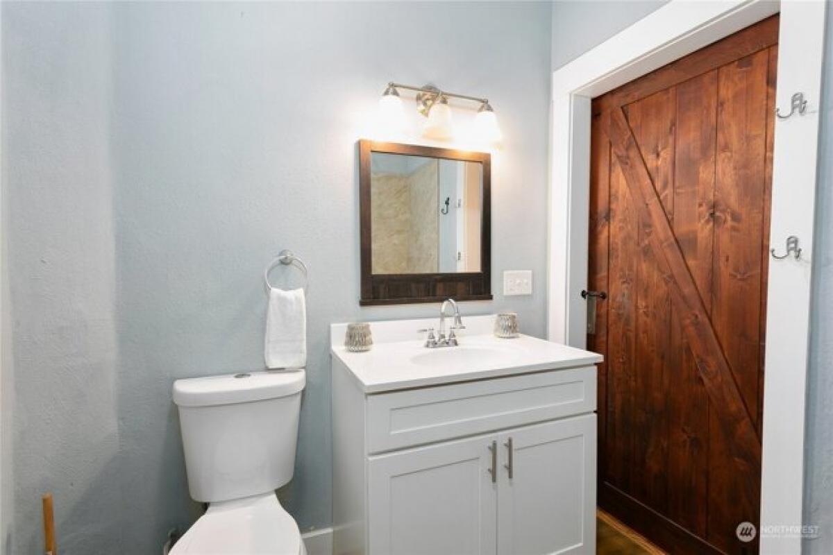 Picture of Home For Sale in Bremerton, Washington, United States