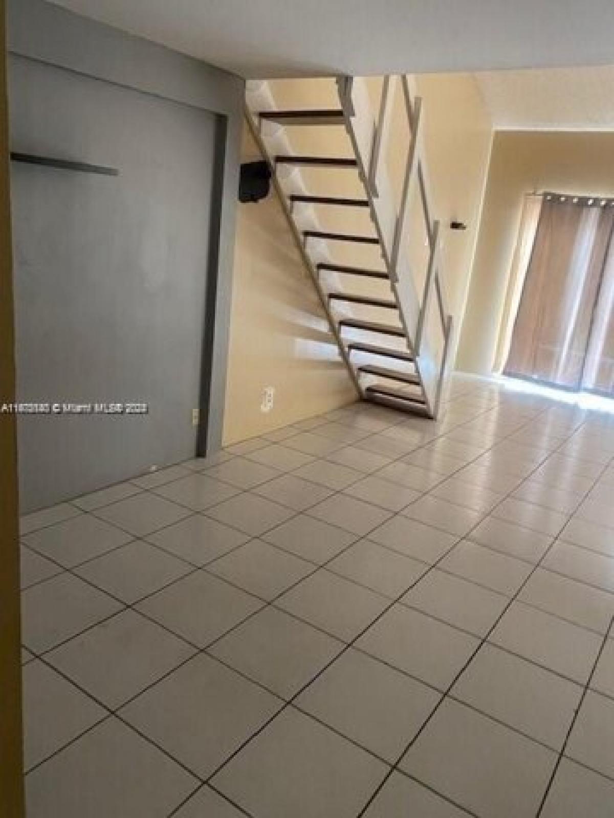 Picture of Home For Sale in Lauderhill, Florida, United States