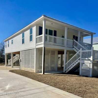 Home For Sale in Pass Christian, Mississippi