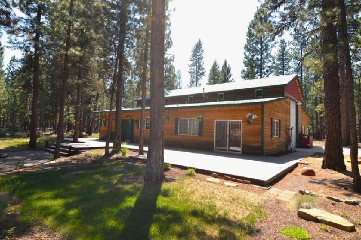 Picture of Home For Sale in La Pine, Oregon, United States