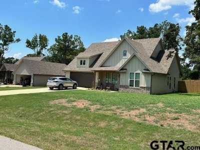 Home For Sale in Lindale, Texas