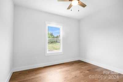 Home For Sale in Hendersonville, North Carolina