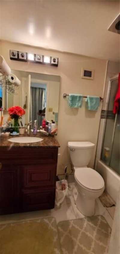 Home For Sale in Lauderhill, Florida