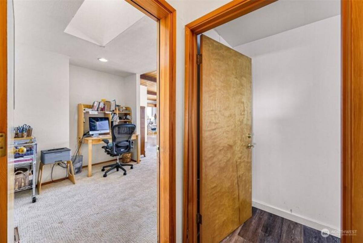 Picture of Home For Sale in Bellingham, Washington, United States