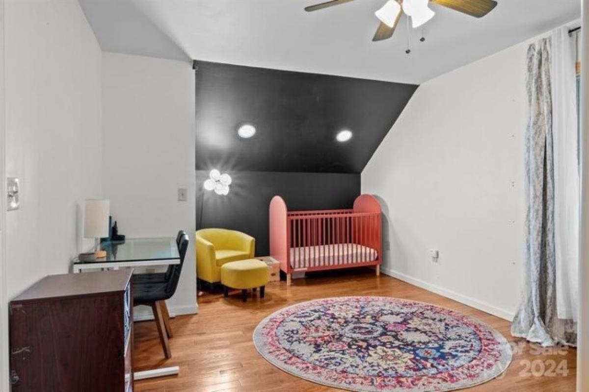 Picture of Home For Sale in Waynesville, North Carolina, United States