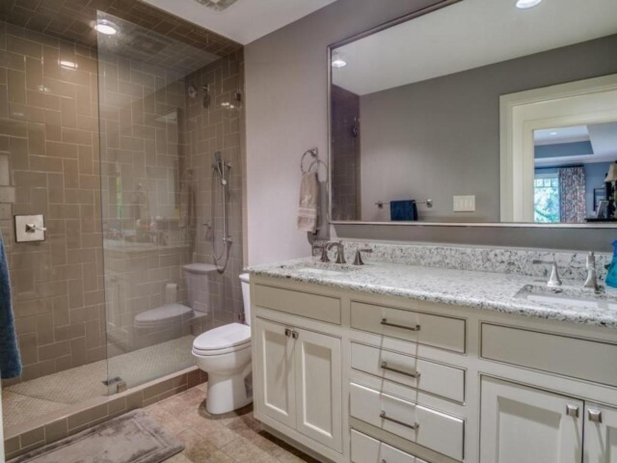 Picture of Home For Sale in Mineral Wells, Texas, United States