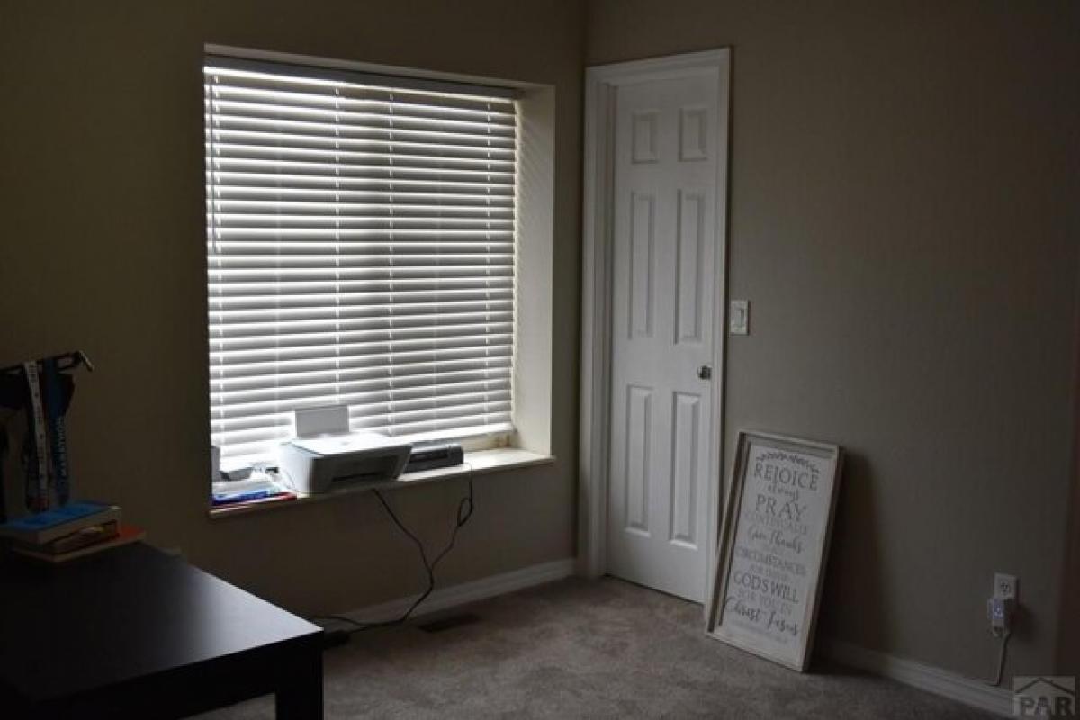 Picture of Home For Sale in Pueblo West, Colorado, United States