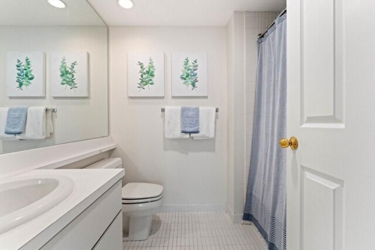 Picture of Home For Sale in Newton, Massachusetts, United States