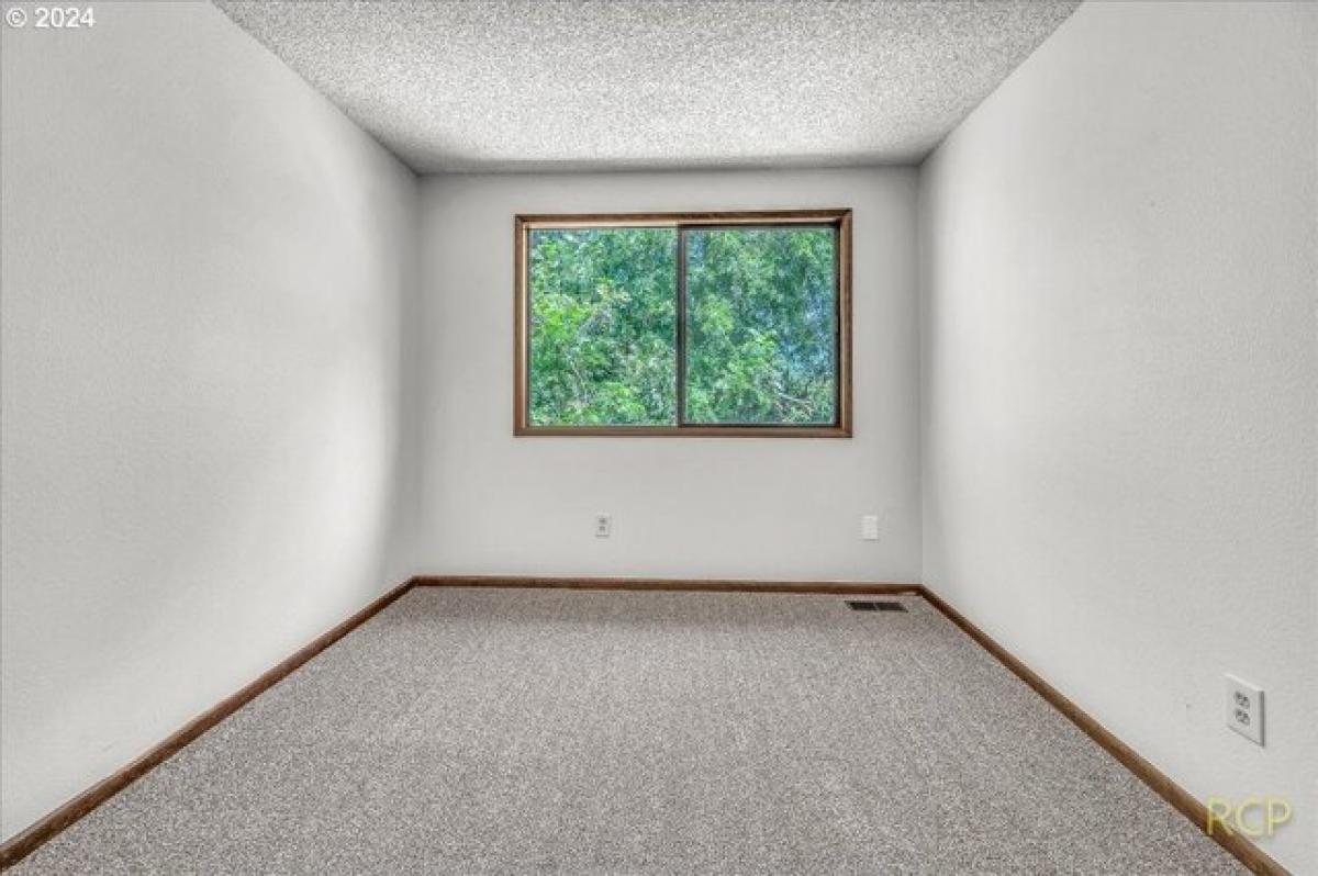 Picture of Home For Sale in Beaverton, Oregon, United States