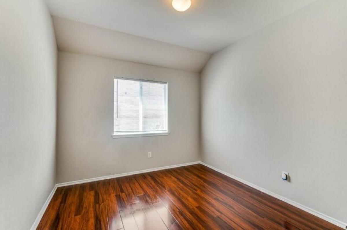 Picture of Home For Sale in Grand Prairie, Texas, United States