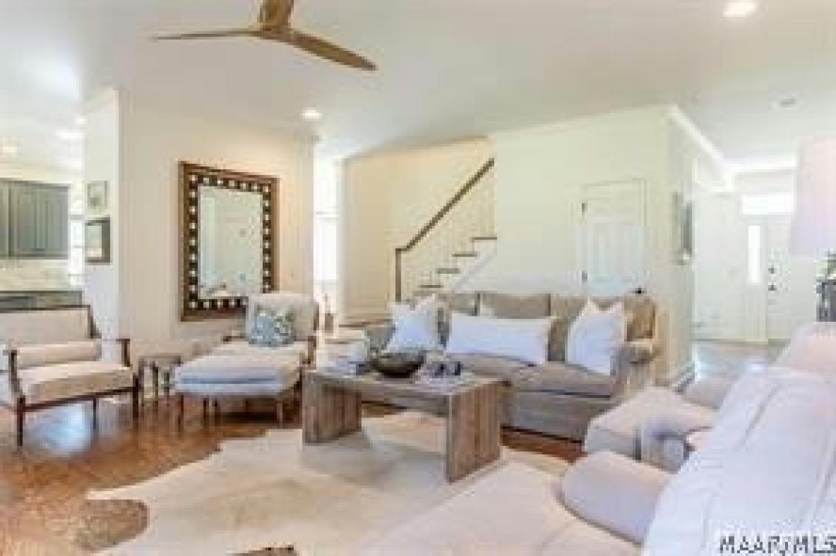 Picture of Home For Sale in Pike Road, Alabama, United States