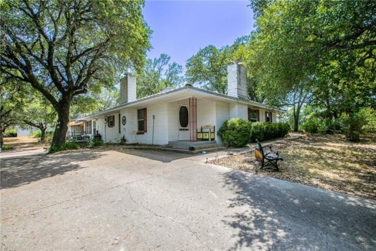 Picture of Home For Sale in Waco, Texas, United States