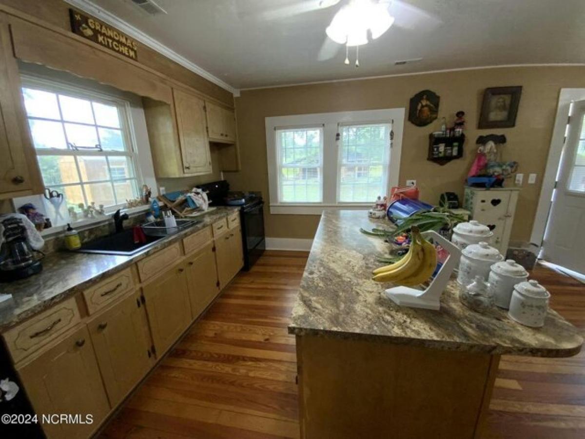 Picture of Home For Sale in Mount Olive, North Carolina, United States