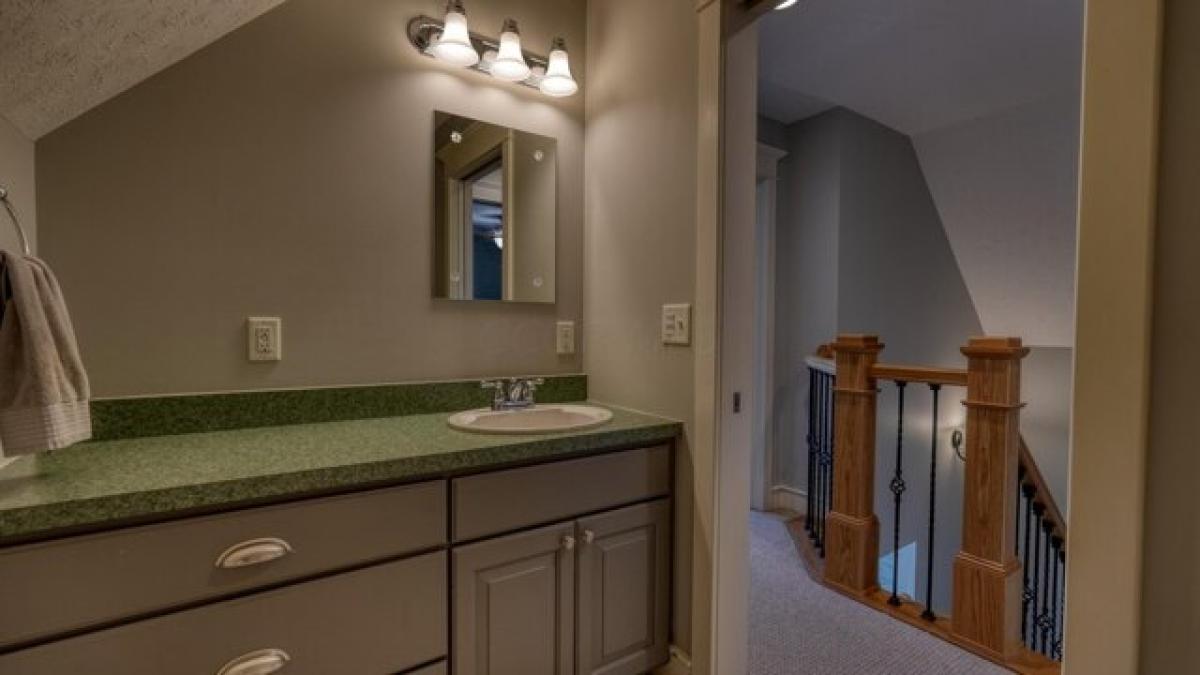 Picture of Home For Sale in Cambridge, Ohio, United States