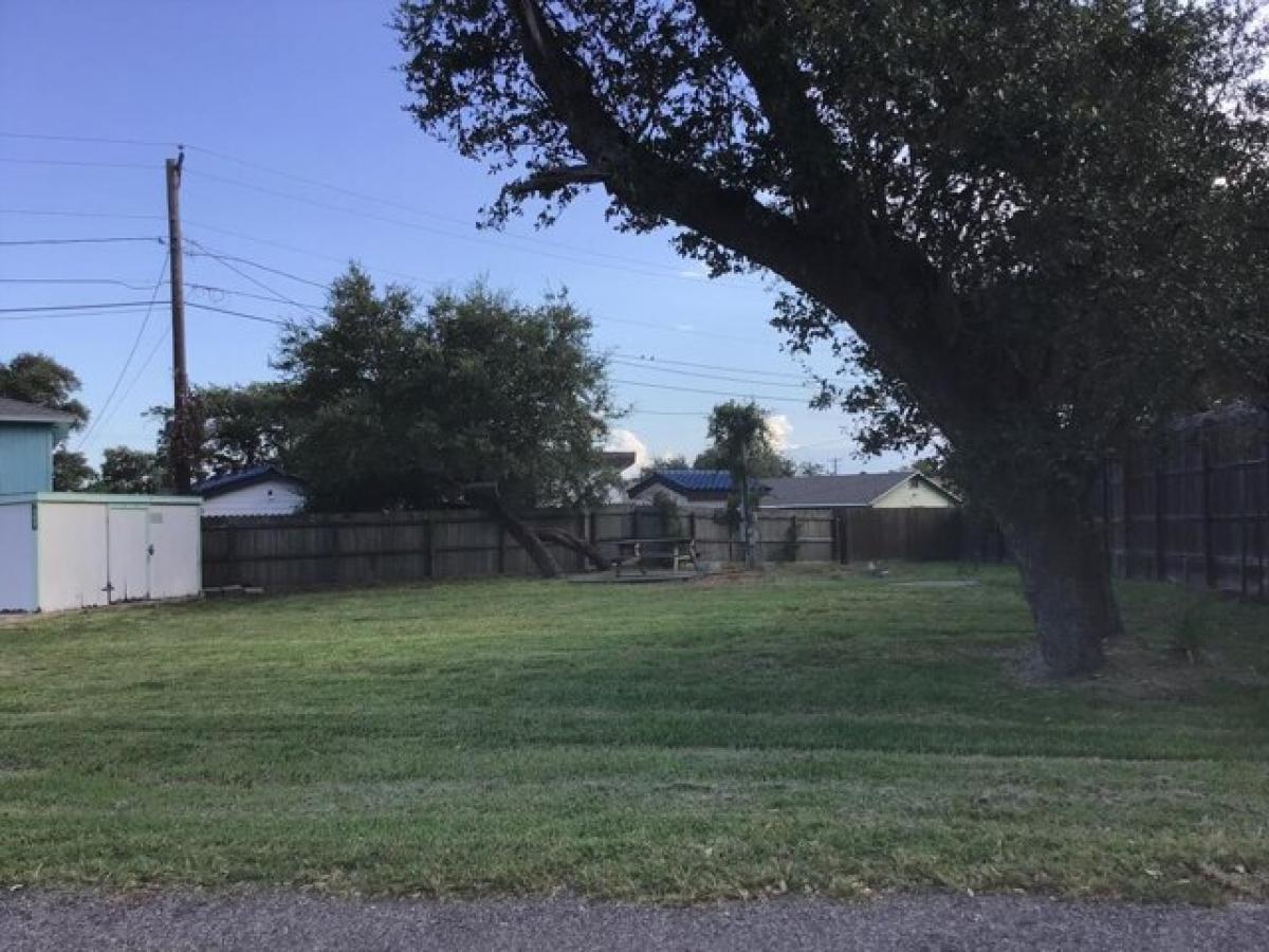 Picture of Residential Land For Sale in Rockport, Texas, United States