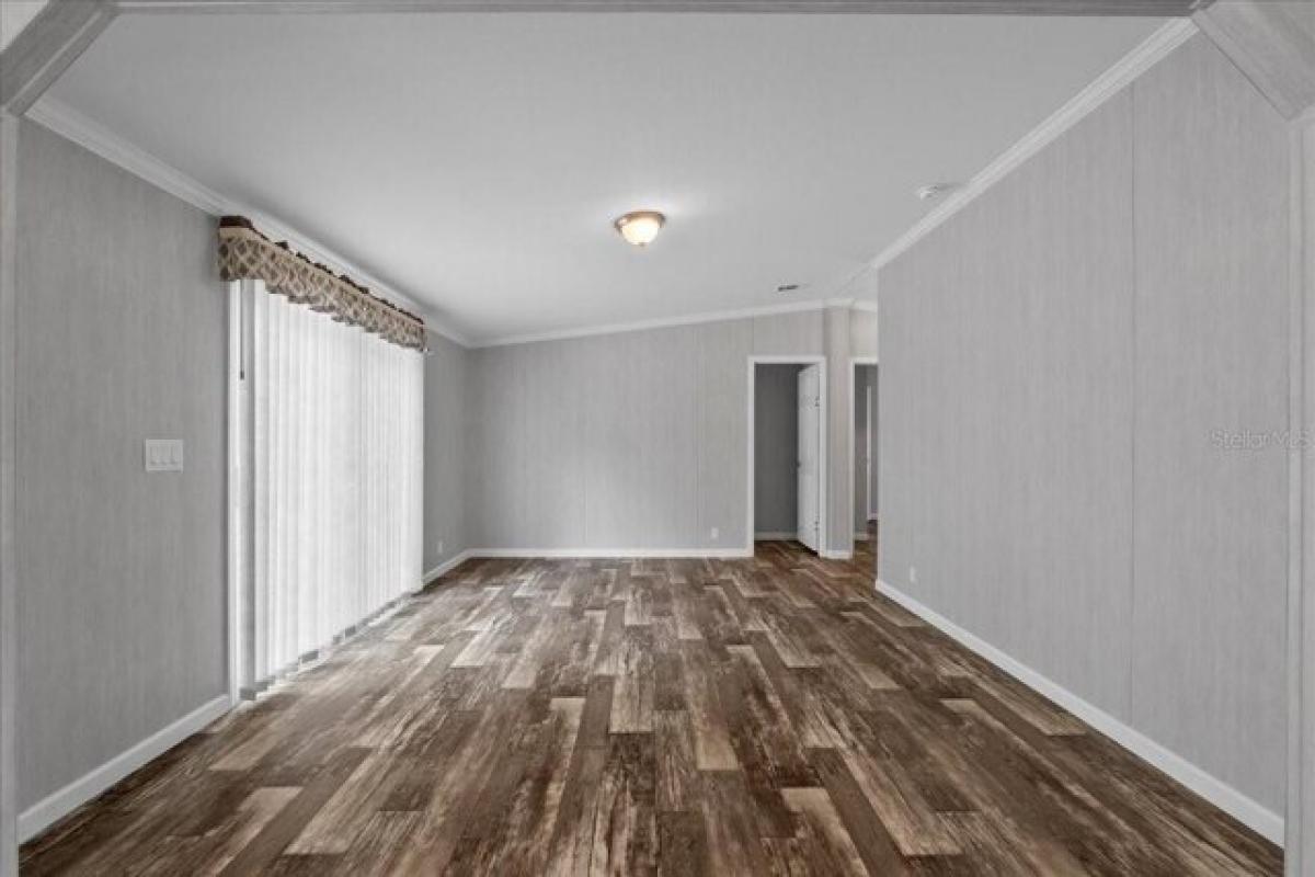 Picture of Home For Sale in Zephyrhills, Florida, United States