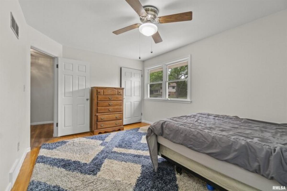 Picture of Home For Sale in Peoria, Illinois, United States