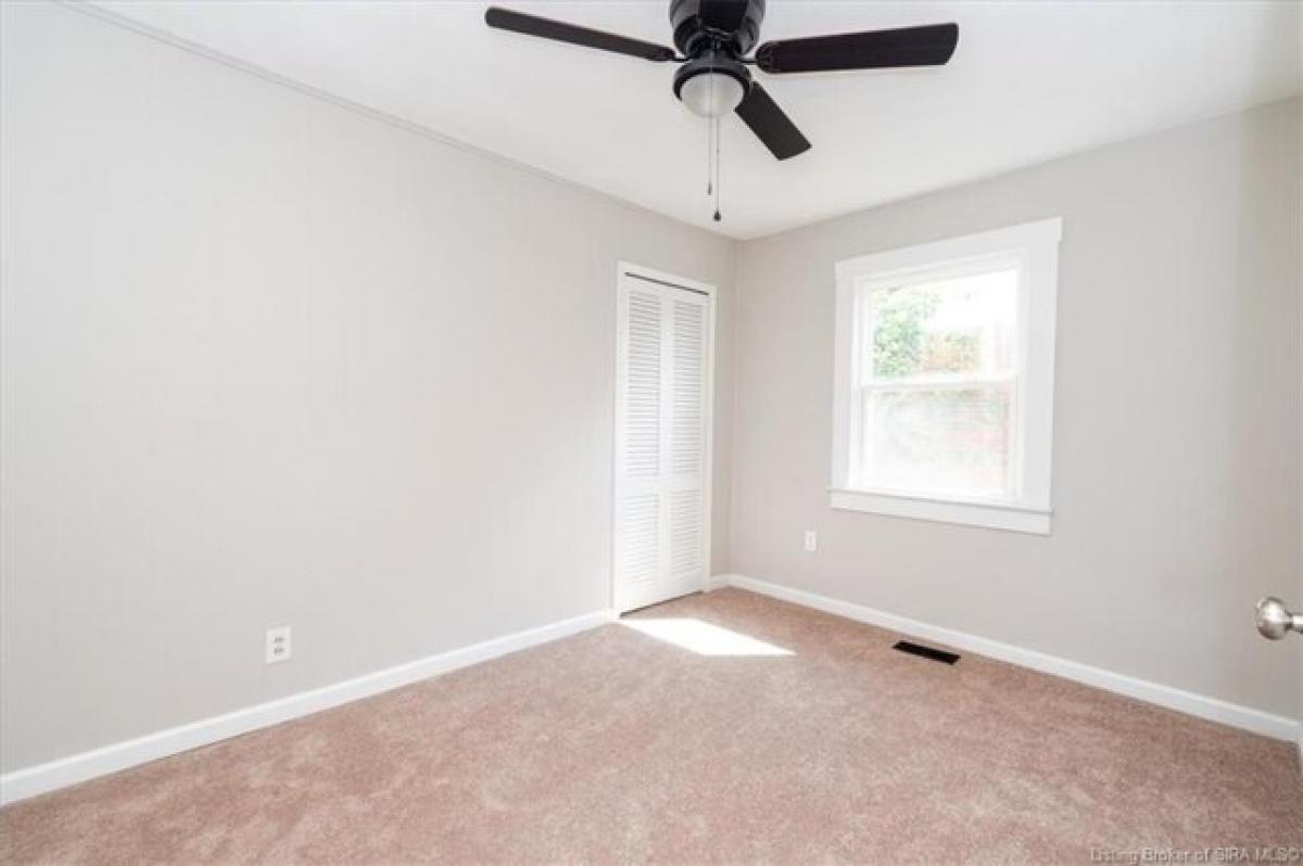 Picture of Home For Sale in Jeffersonville, Indiana, United States