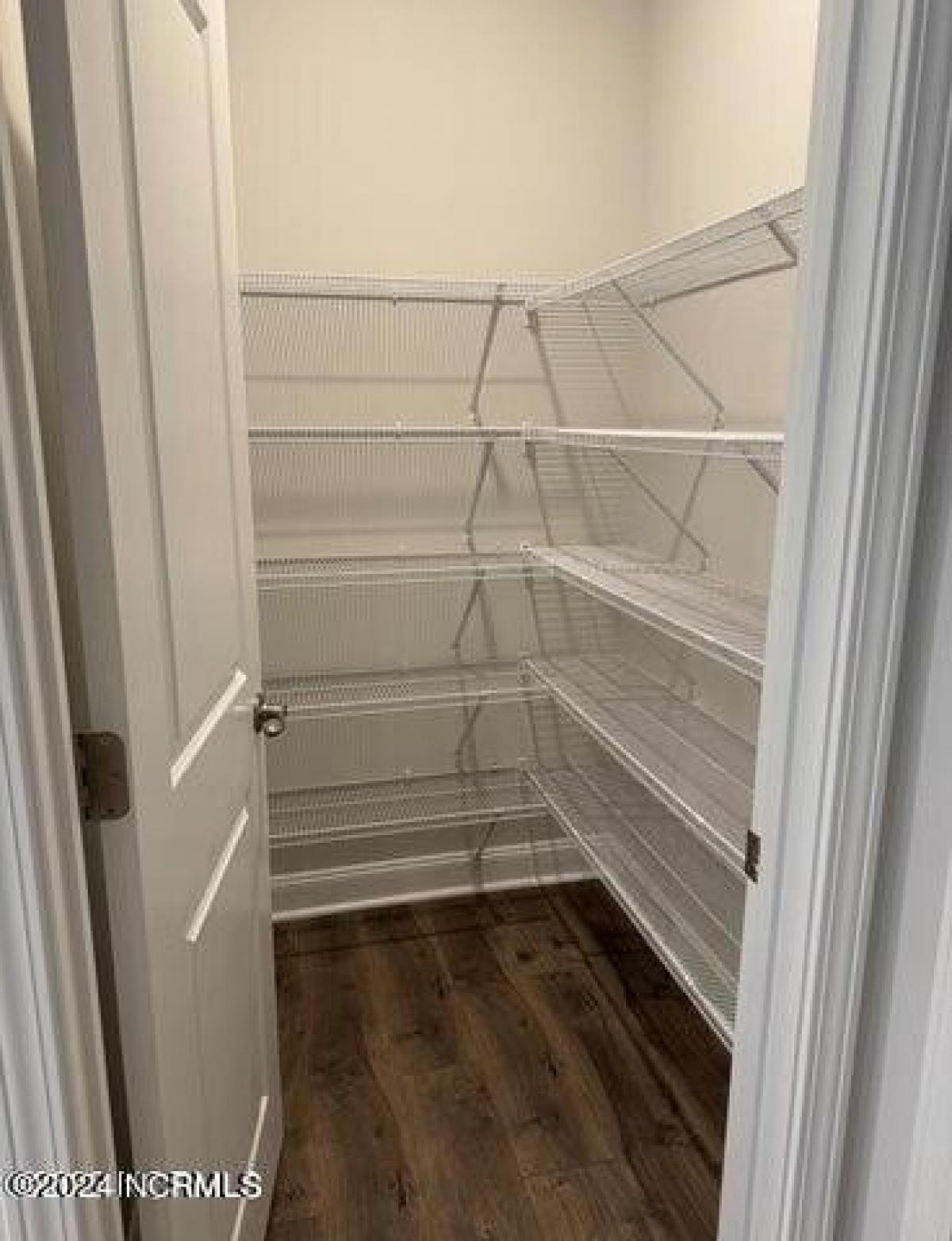 Picture of Home For Sale in New Bern, North Carolina, United States