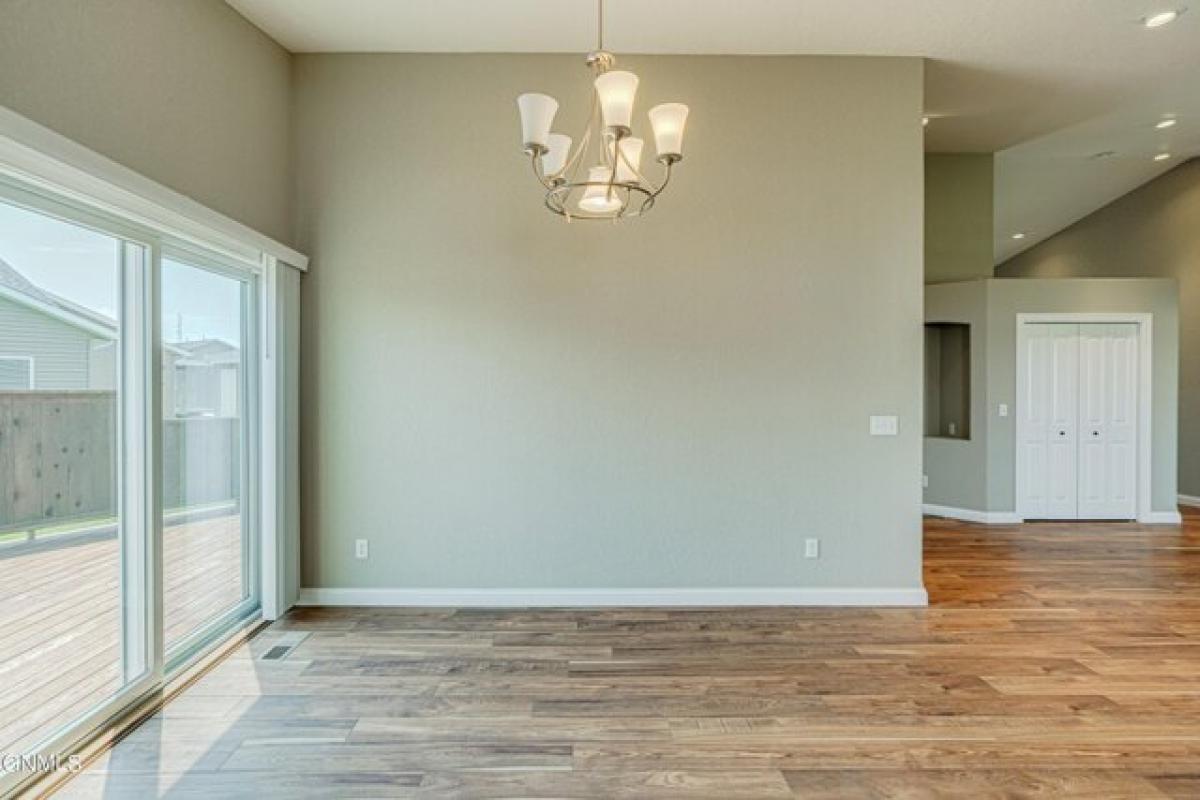 Picture of Home For Sale in Bismarck, North Dakota, United States