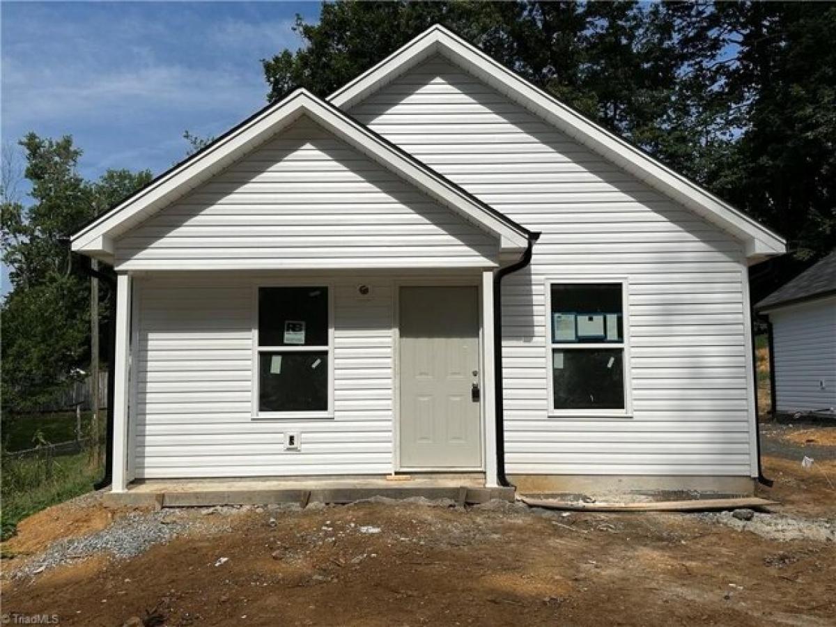 Picture of Home For Sale in High Point, North Carolina, United States