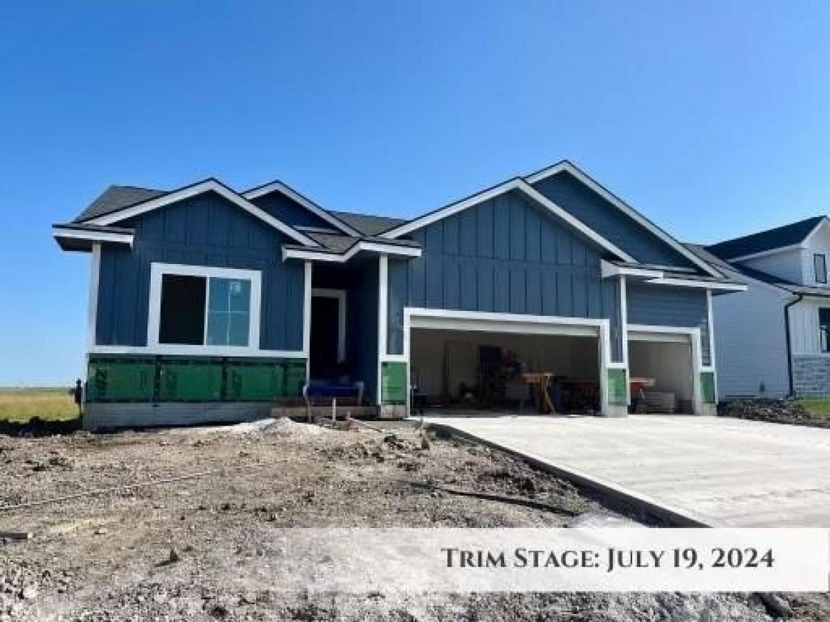 Picture of Home For Sale in Waukee, Iowa, United States