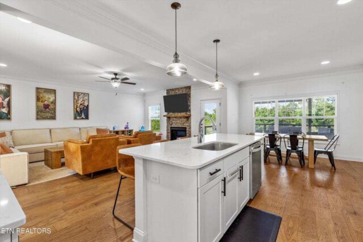 Picture of Home For Sale in Oak Ridge, Tennessee, United States