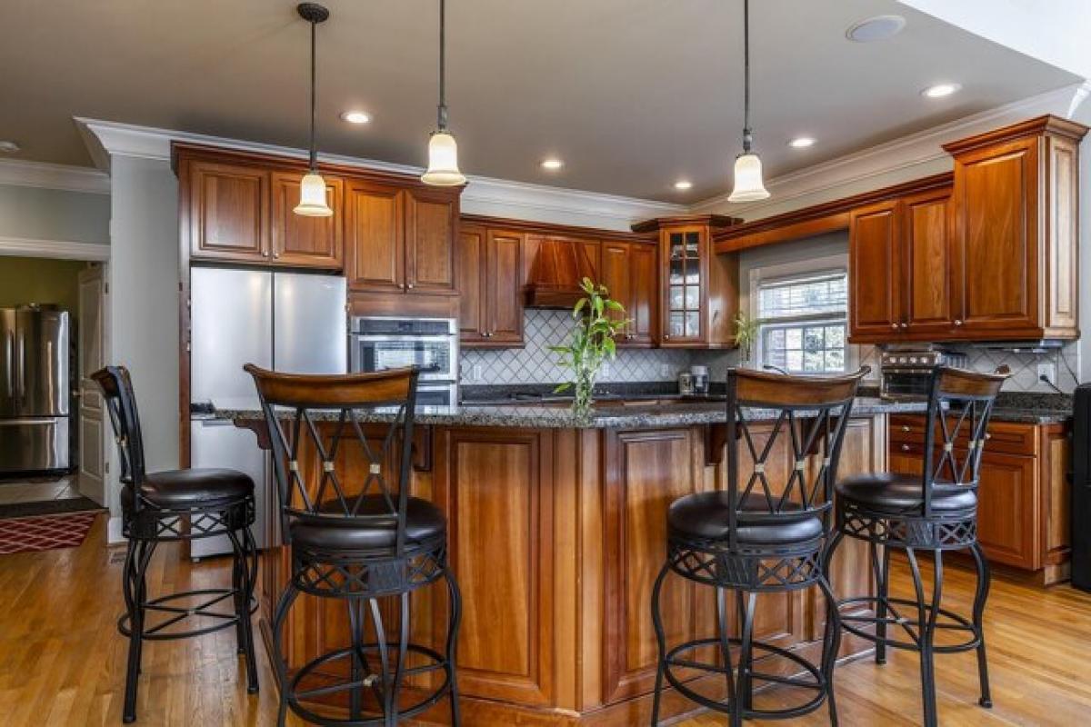 Picture of Home For Sale in Lexington, Kentucky, United States