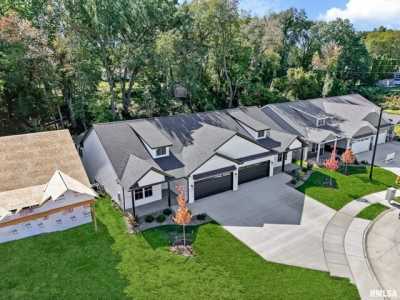 Home For Sale in Bettendorf, Iowa