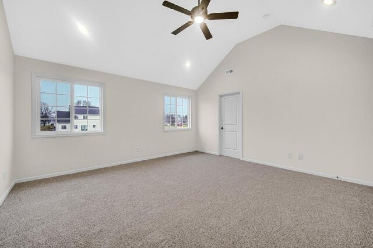 Picture of Home For Sale in Valparaiso, Indiana, United States