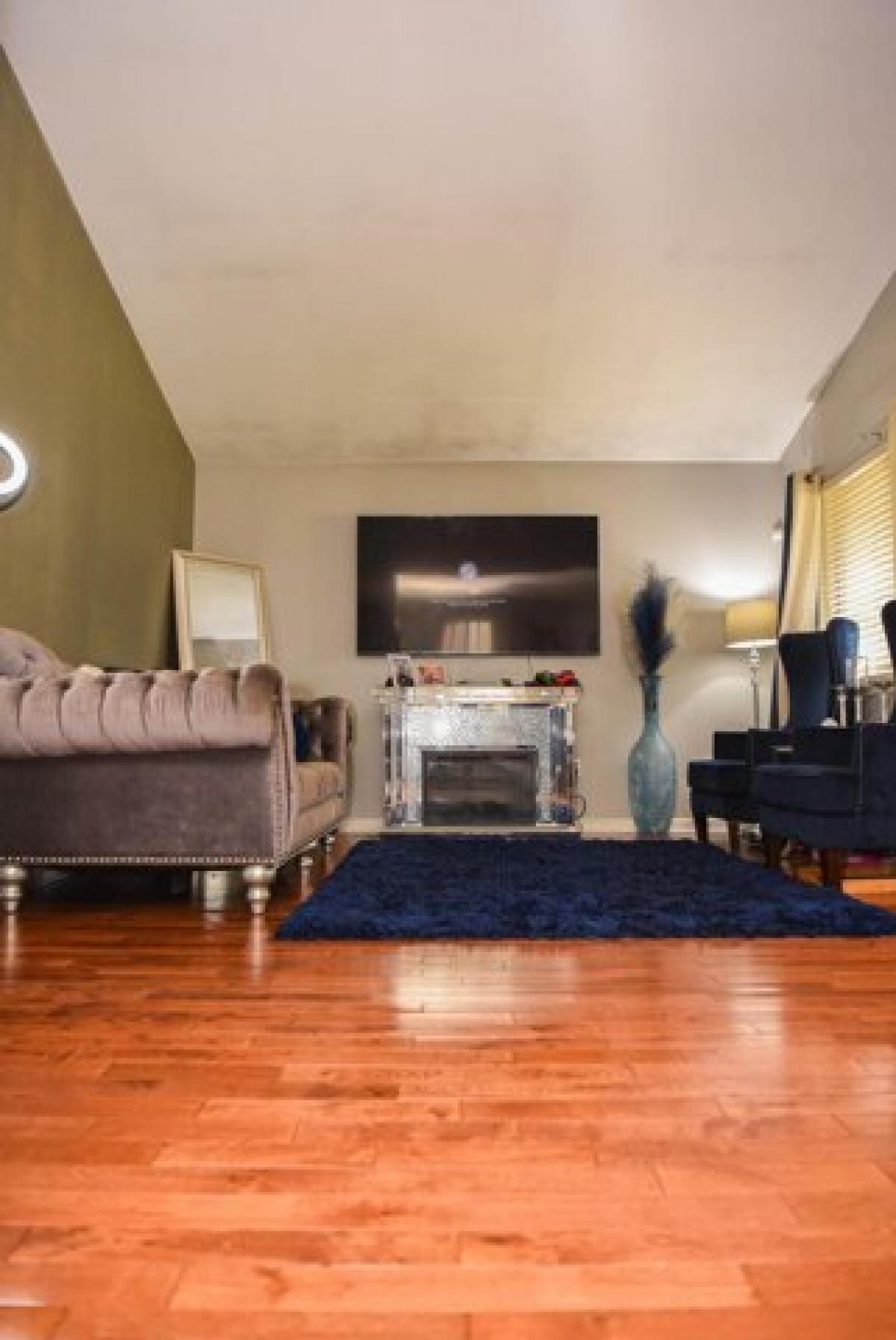 Picture of Home For Sale in Clinton Township, Michigan, United States