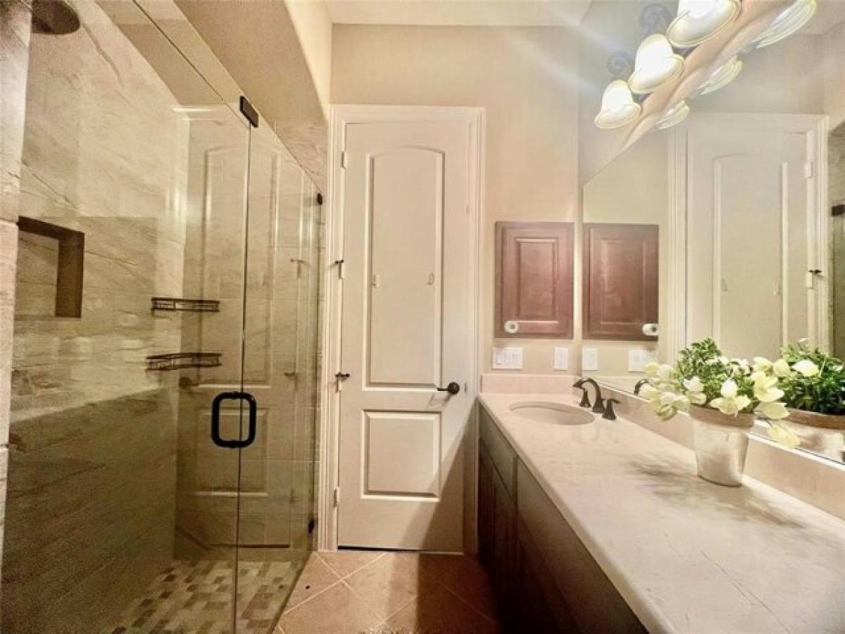 Picture of Home For Sale in Sugar Land, Texas, United States