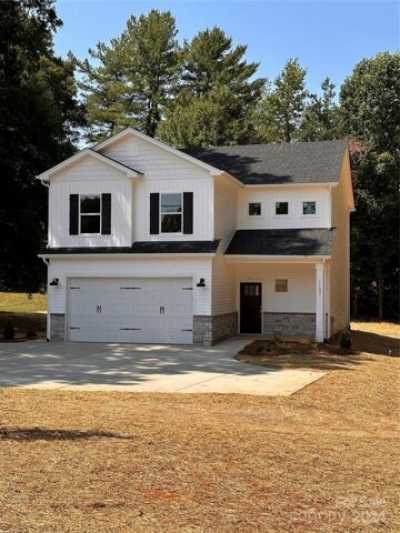 Home For Sale in Statesville, North Carolina