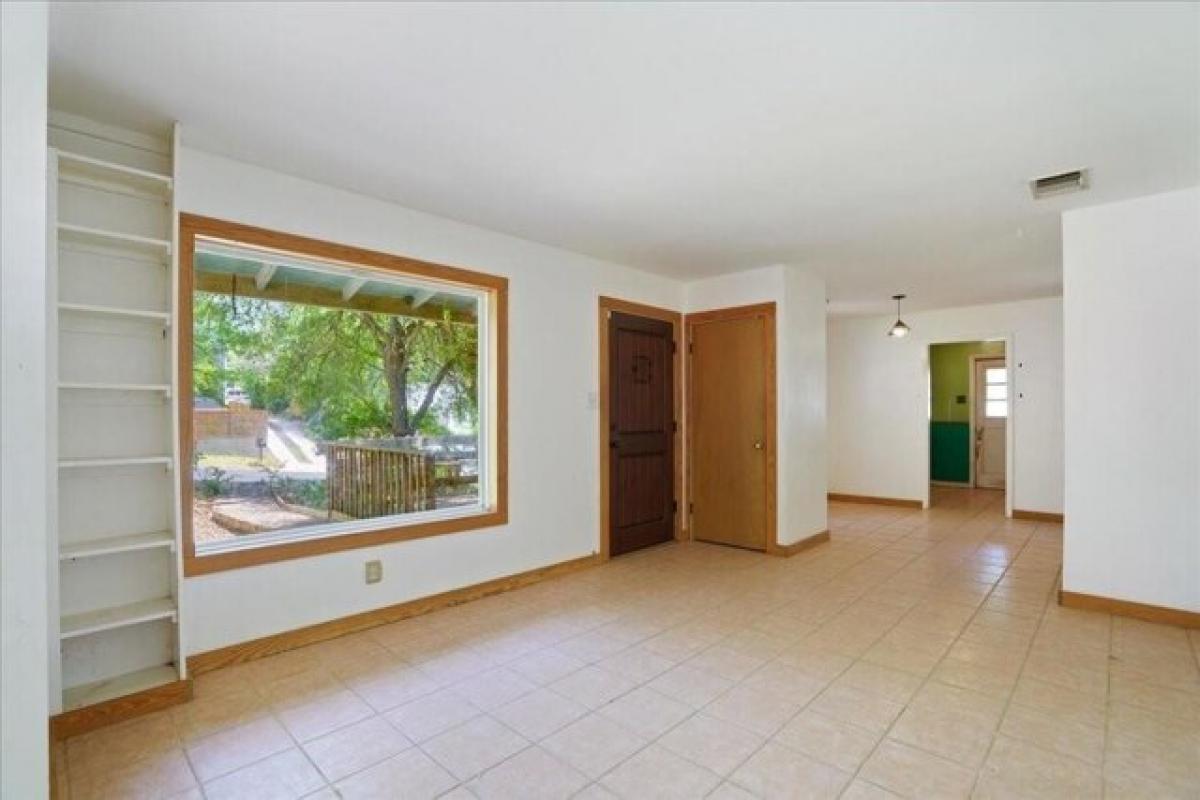 Picture of Residential Land For Sale in Austin, Texas, United States