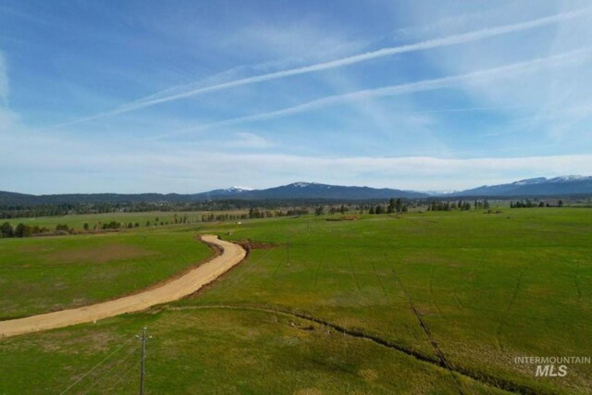 Picture of Residential Land For Sale in McCall, Idaho, United States