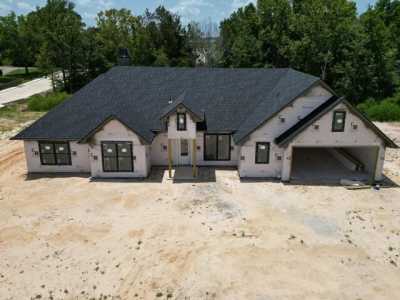 Home For Sale in Lindale, Texas