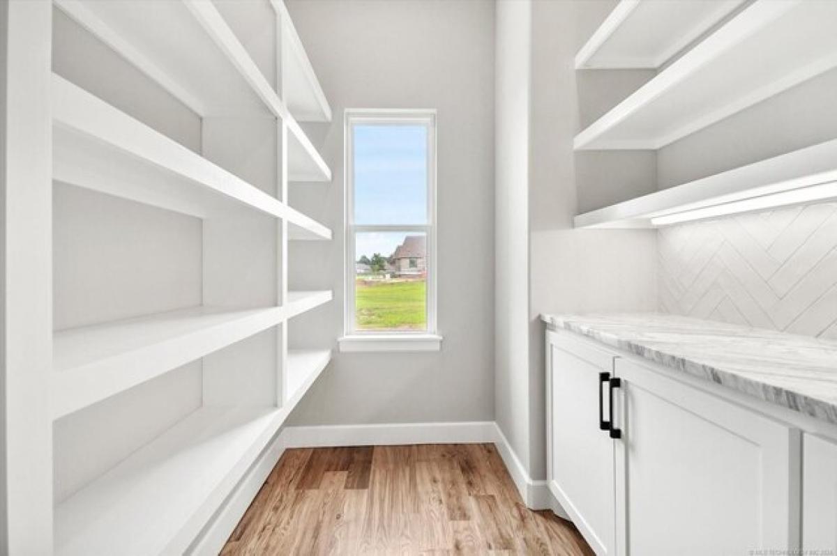 Picture of Home For Sale in Broken Arrow, Oklahoma, United States