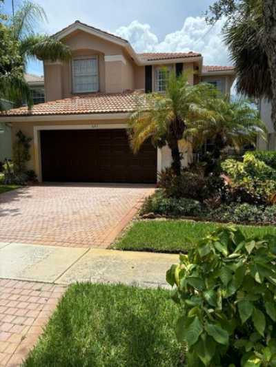 Home For Sale in Royal Palm Beach, Florida